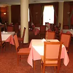 Sympozjum & 4*