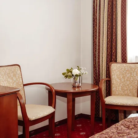 Sympozjum & Hotel 4*