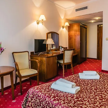 Hotel Sympozjum &