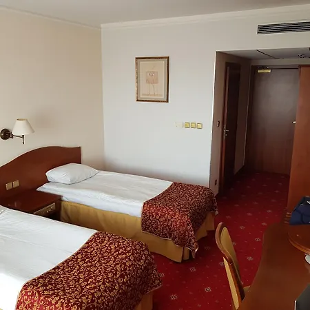 Hotel Sympozjum & 4*