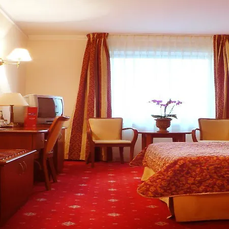 Hotell Sympozjum & 4*