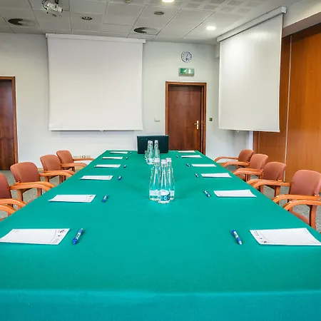 Sympozjum & 4*
